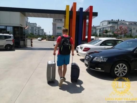 Close Airport,Mall Of Antalya Shopping Center,Tram Station Buitenkant foto